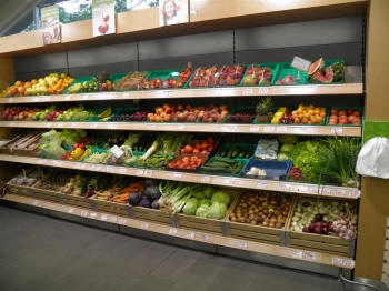 obchodní regál pro pekařské výrobky