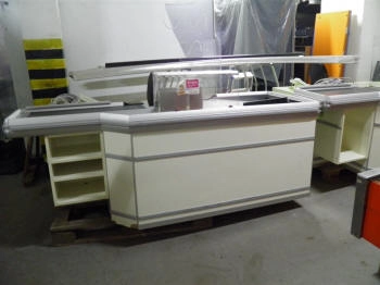 pokladní lada s dodatečným osvětlením